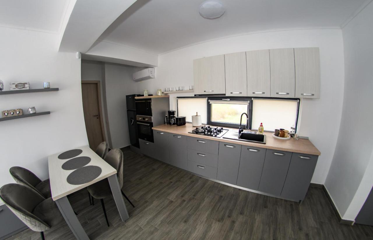 Appartement Apart Bun à Oradea Extérieur photo